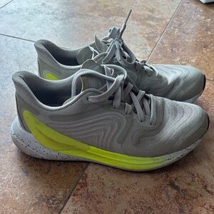 LULULEMON WOMENS SNEAKER size 8